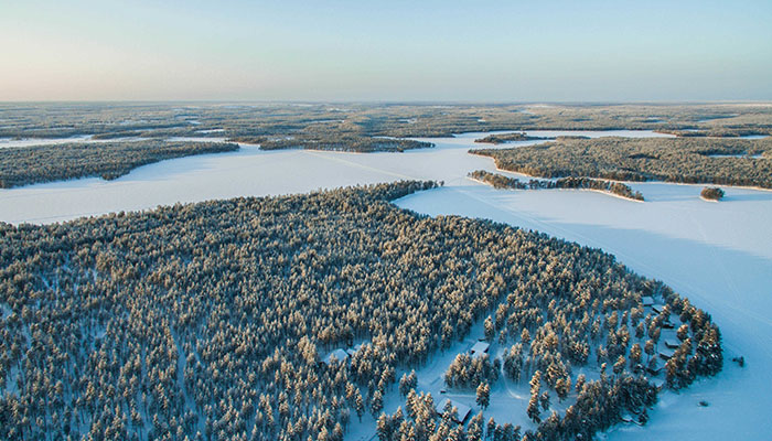 Paysage de Finlande l'hiver sous la neige